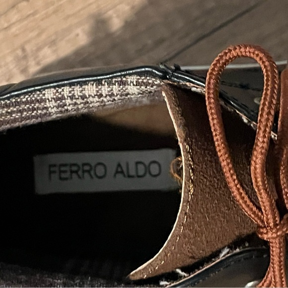 Stylish Black and Brown Leather Boots - Picture 4 of 7